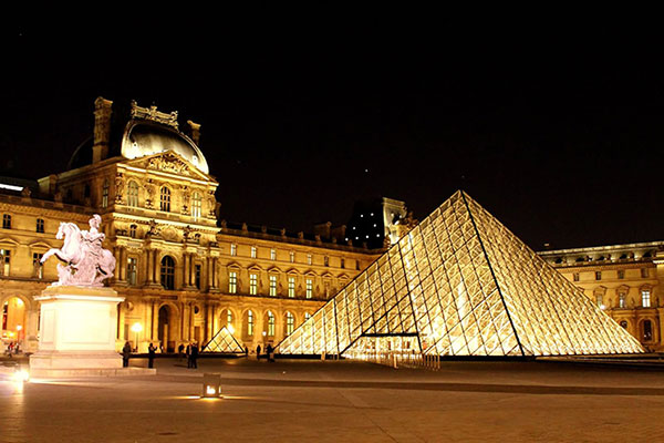 تاریخچه موزه لوور پاریس