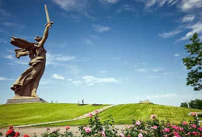 مجسمه یادبود مادر میهن روسیه :