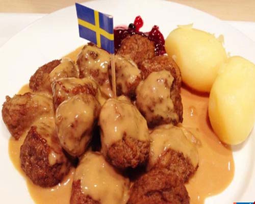 آشنایی با انواع غذاها و شیرینی های سوئدی در سفر به سوئد