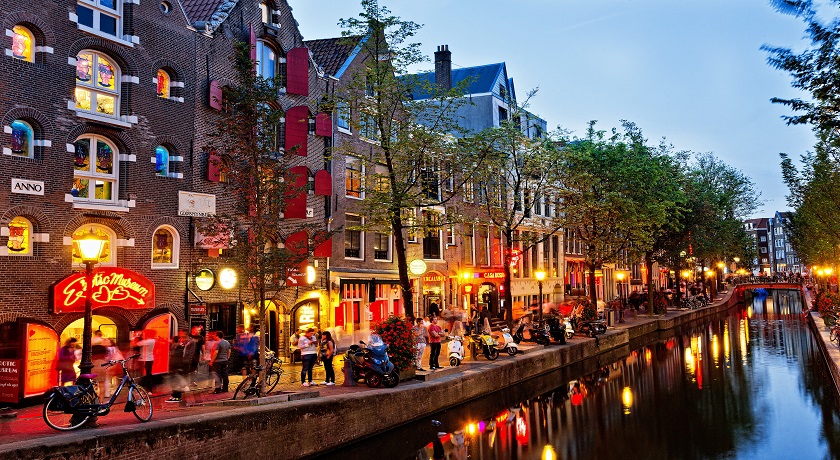 بهترین زمان سفر به آمستردام