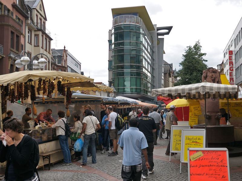 بازار هفتگی بورنهایم فرانکفورت