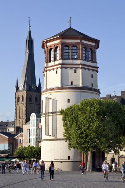 برج اسلاسترم دوسلدورف