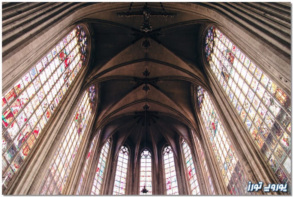 ویژگی‌ های کلیسای نوتردام دو سابلون | یوروپ تورز