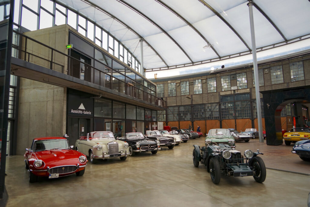 موزه ماشین‌ های کلاسیک شهر دوسلدورف | یوروپ تورز