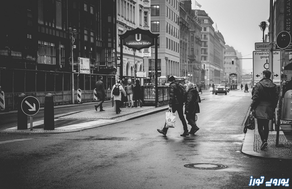 قدم زدن و خرید در خیابان فردریش | یوروپ تورز