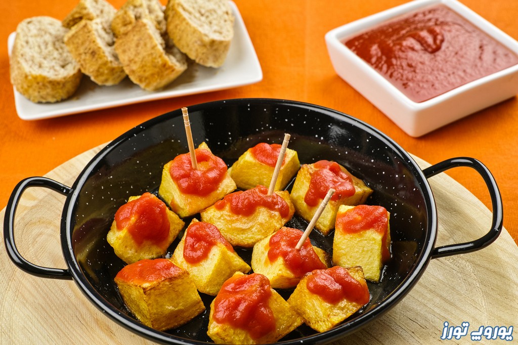 پاتاتاس براواس از معروف ترین غذا های اسپانیایی | یوروپ تورز