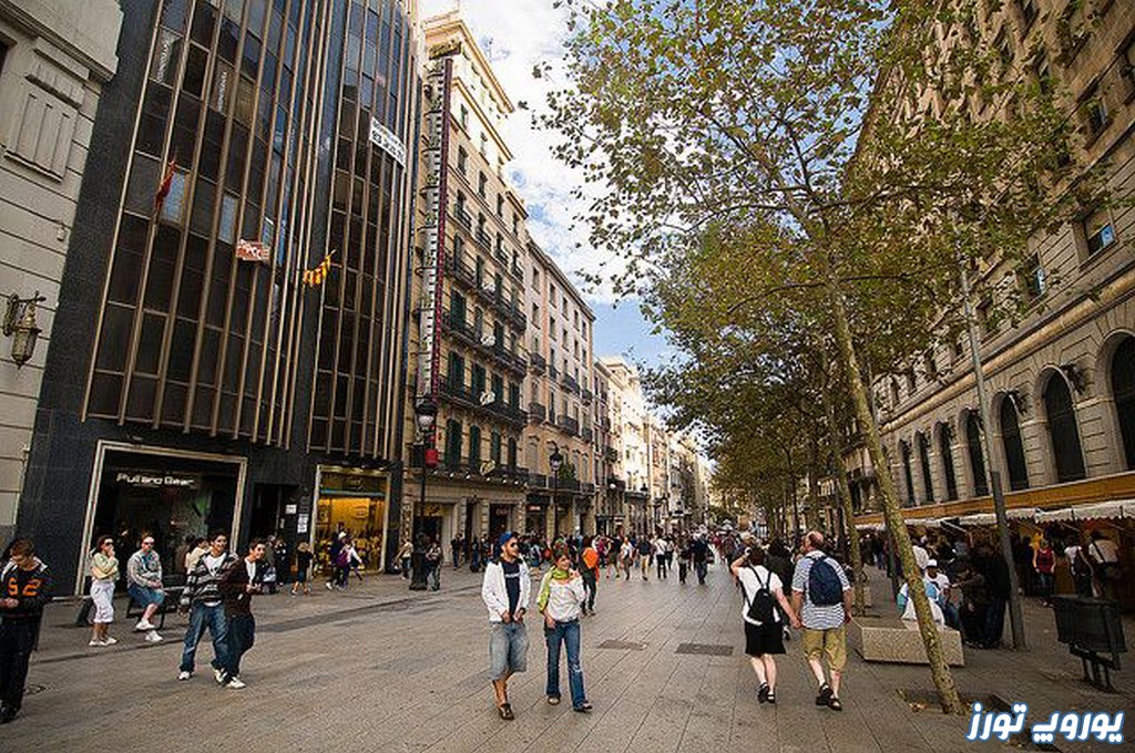 خیابان پورتال فریسا یکی از شلوغ ترین مراکز خرید بارسلونا | یوروپ تورز