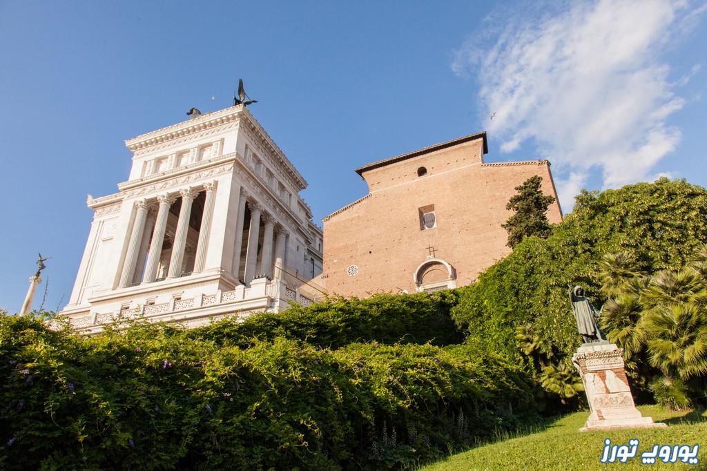 چه اشخاصی در کلیسای سانتا ماریا در آراکوئلی شهر رم دفن شده اند؟ | یوروپ تورز