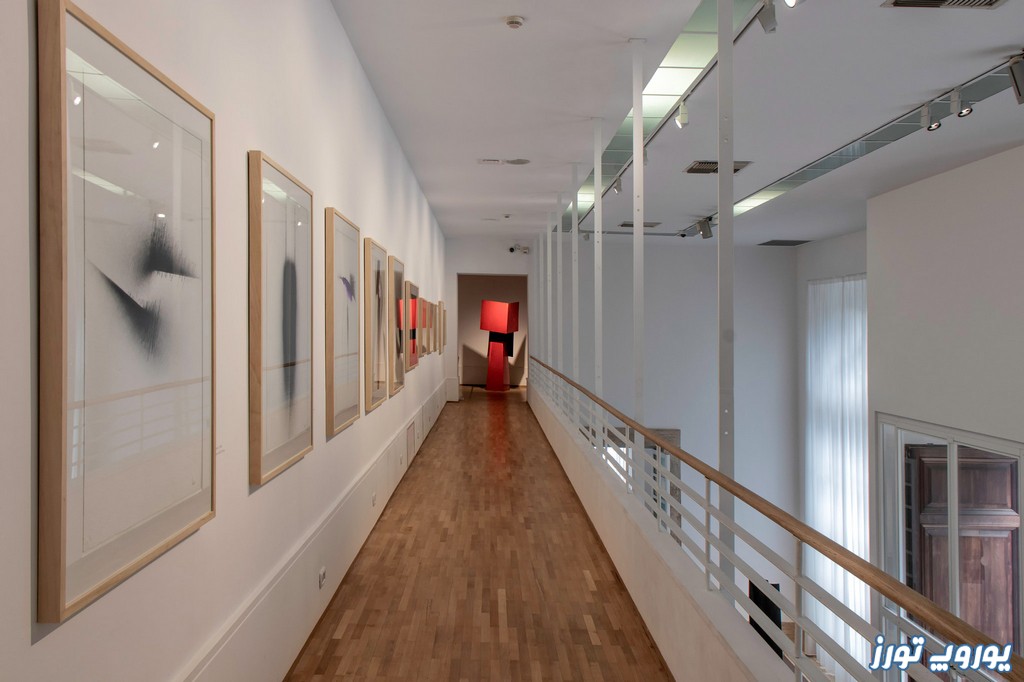 ساختمان گالری ملی هنر مدرن و معاصر | یوروپ تورز