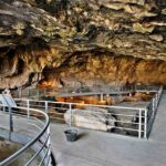 غار تئوپتر یونان | یکی از عجیب ترین مناظر طبیعی این کشور -