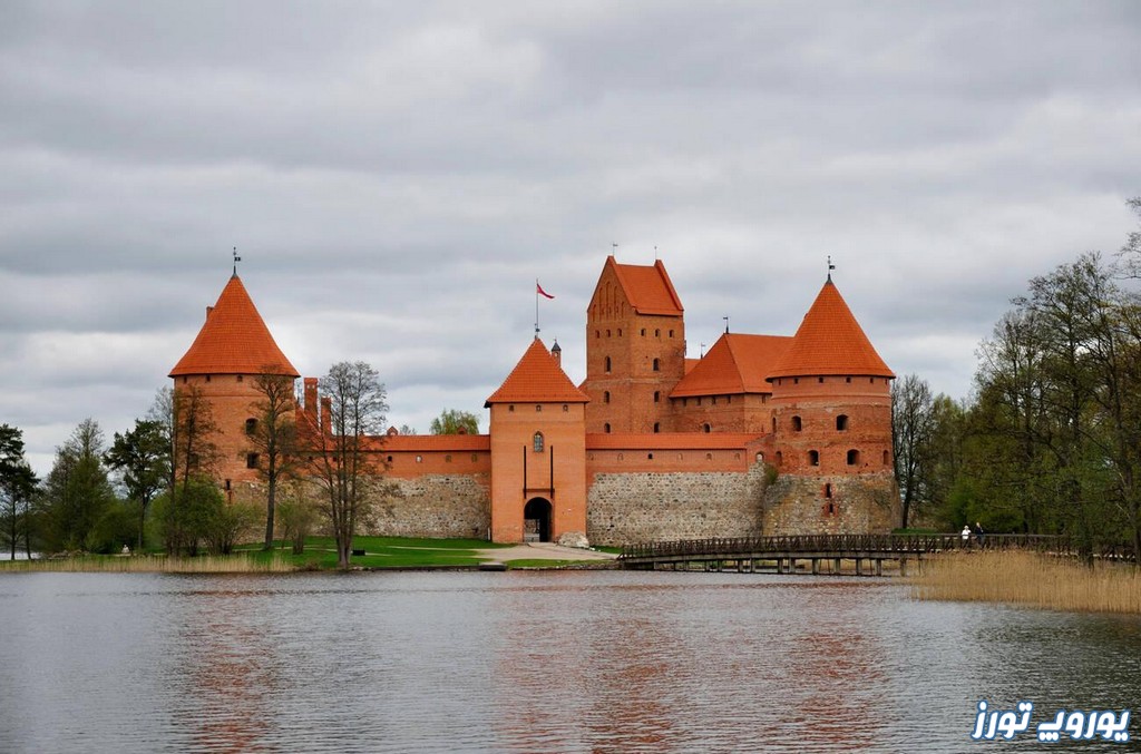 با قلعه جزیره تراکای در لیتوانی بیشتر آشنا شویم | یوروپ تورز