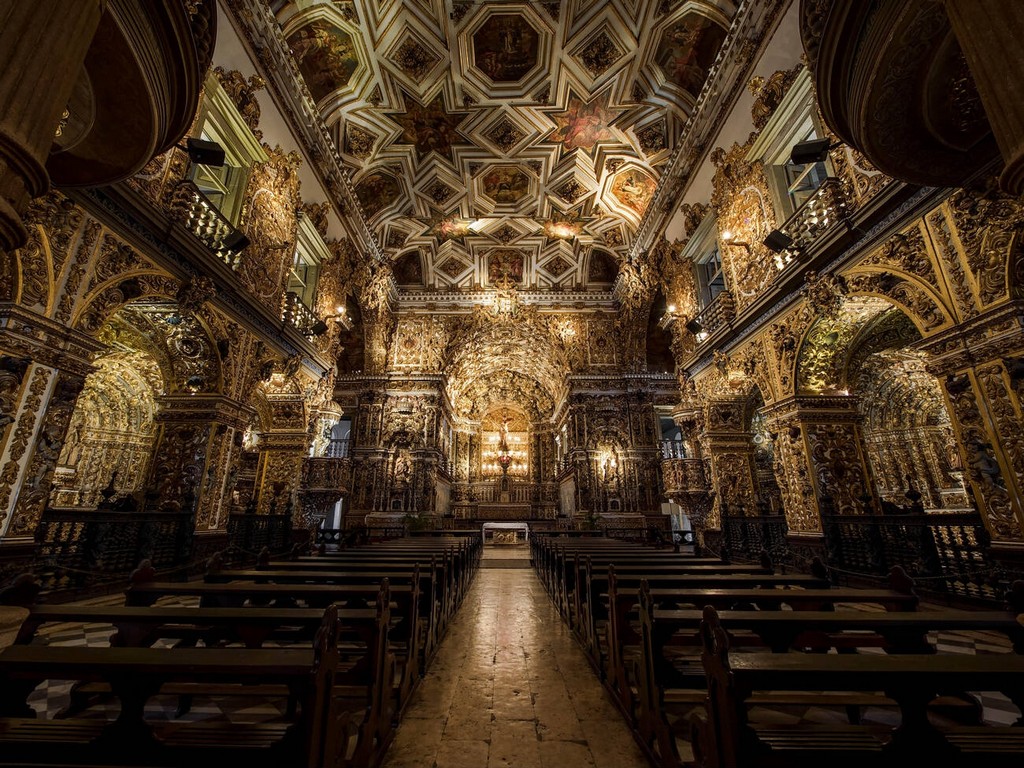 وقتی پای به داخل این مکان مقدس می‌گذاریم، نه تنها در معبدی از هنر و مذهب قدم گذاشته‌ایم، بلکه در اعماق تاریخ پرتغال نیز سیر می‌کنیم.