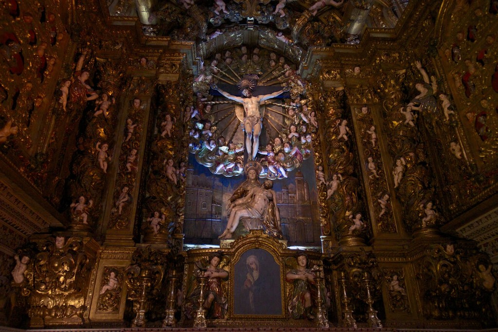 معماری خیره‌کننده کلیسای ساو روکو که با هنر و ظرافت خاصی طراحی و ساخته شده، نمونه‌ای منحصر به فرد از تلفیق هنر باروک و مانوئلین محسوب می‌شود