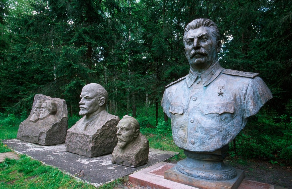 پارک گروتاس به دلیل داشتن بیش از 80 مجسمه و تندیس از رهبران کمونیستی معروف است