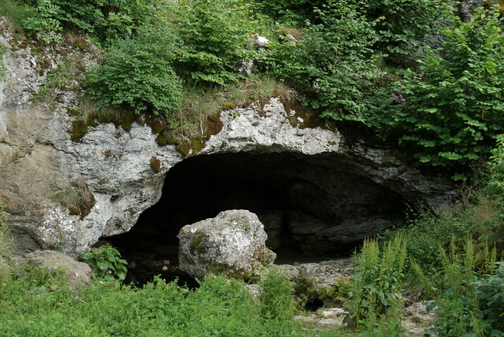 غار لوملوندا یکی از جاذبه‌های گردشگری محبوب در سوئد است که در نزدیکی شهر لونکوپینگ واقع شده است