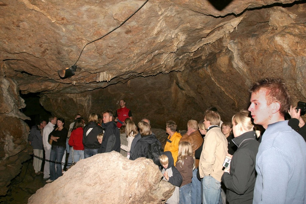 غار لوملوندا به عنوان یکی از میراث طبیعی سوئد، تحت حفاظت دولتی قرار دارد و مدیریت آن به گونه‌ای است که هم زیبایی‌های طبیعی آن حفظ شود و هم امکان بازدید برای عموم فراهم باشد.